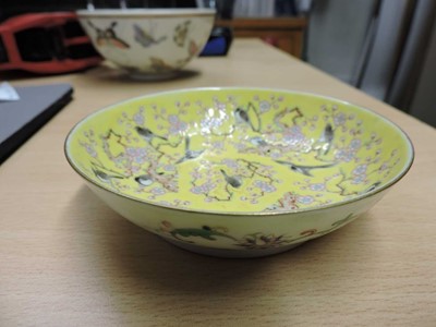 Lot 262 - A Chinese famille rose dish