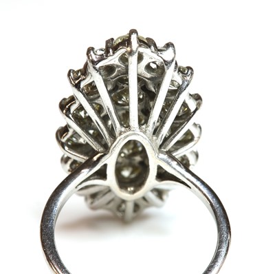 Lot 93 - A diamond marquise shaped cluster ring