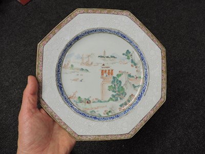 Lot 276 - A Chinese famille rose plate