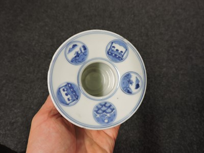 Lot 276 - A Chinese famille rose plate