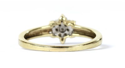 Lot 125 - A 9ct gold diamond cluster ring