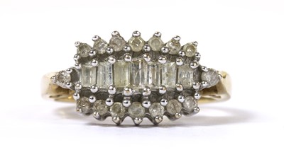 Lot 131 - A 9ct gold diamond cluster ring