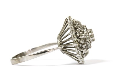 Lot 86 - A white gold diamond cluster ring
