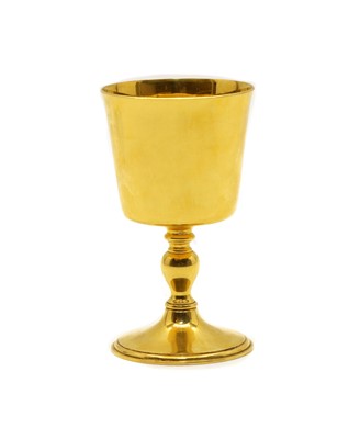 Lot 32 - A 9ct gold wine goblet