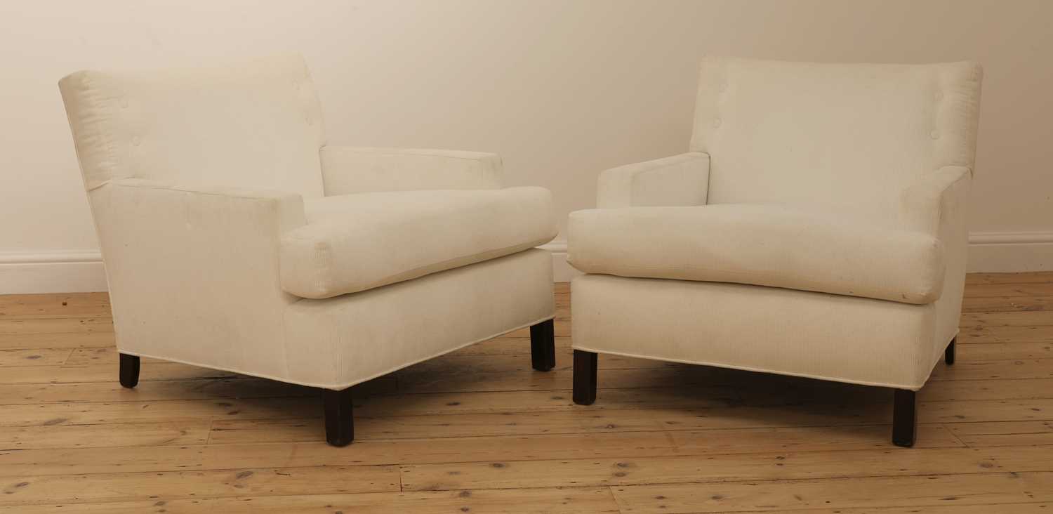 Lot 579 - A pair of armchairs
