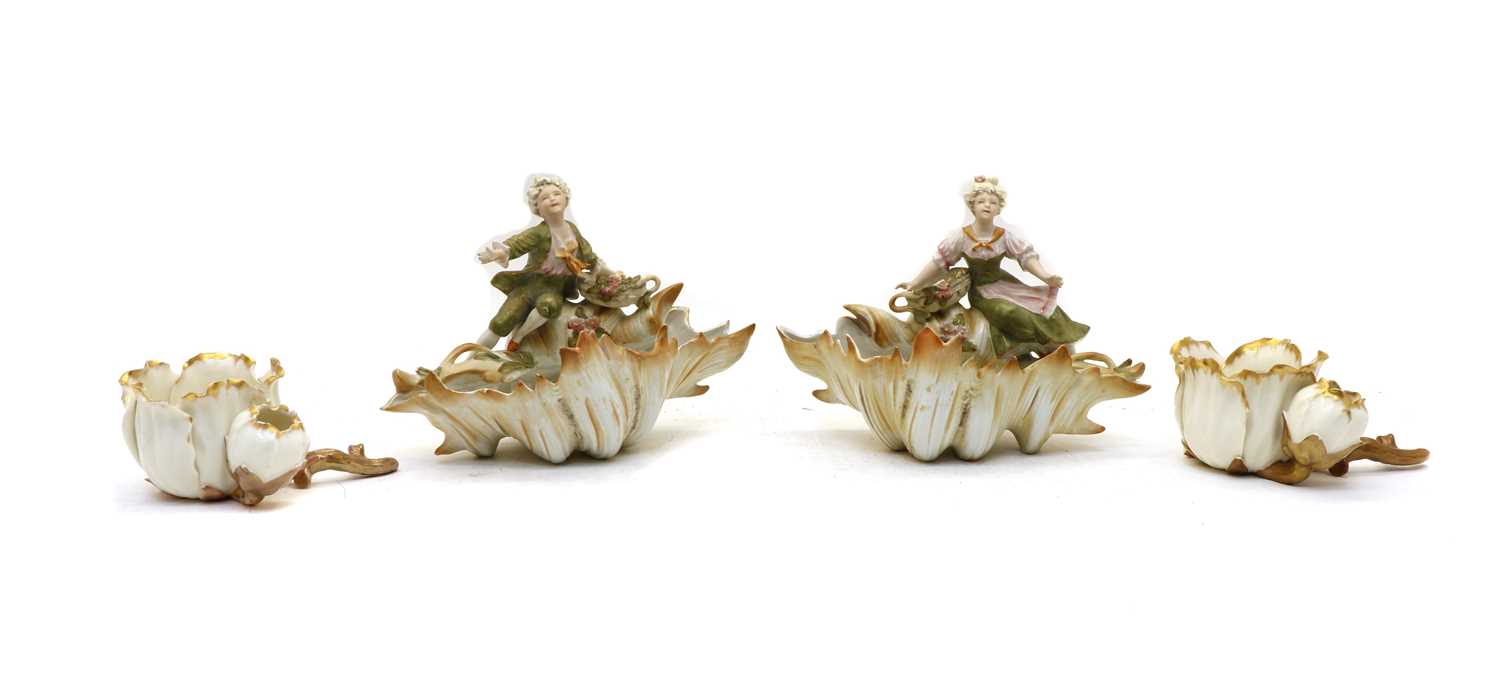 Lot 72 - A pair of Continental porcelain shell form cache dishes