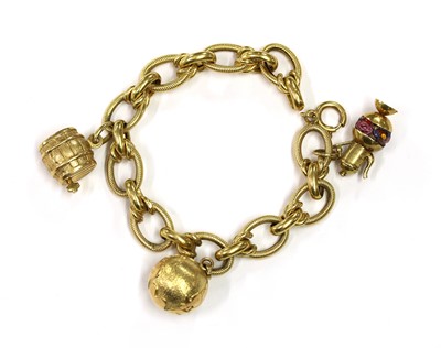 Lot 86 - An Italian gold hollow bracelet