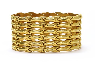 Lot 84 - A gold bracelet