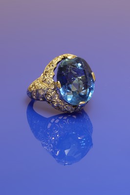 Lot 263 - An Art Deco unheated sapphire and diamond ring