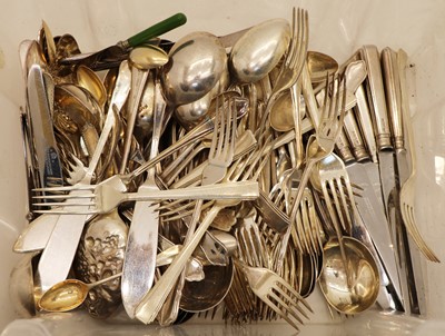 Lot 43 - A quantity of silver canteen flatware by Harrison Brothers & Howson Ltd