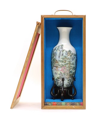 Lot 125 - A Chinese famille rose vase