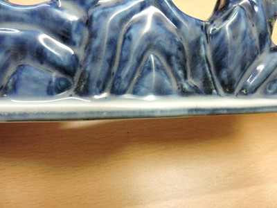 Lot 75 - A Chinese blue and white brush rest