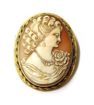 Lot 352 - A gold mounted shell cameo brooch