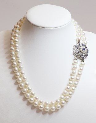 Lot 310 - A two row uniform cultured pearl necklace