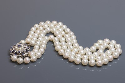 Lot 310 - A two row uniform cultured pearl necklace