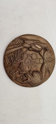 Lot 76 - A bronze medallion 'Homage to Collectors'