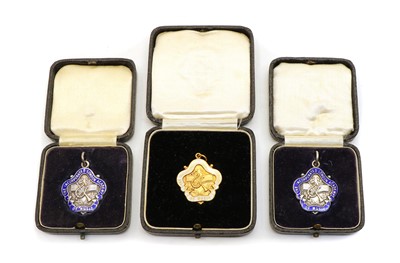 Lot 25 - A 9ct gold and enamel London Academy of Music medal