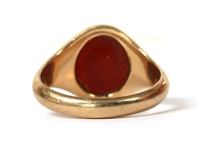 Lot 433 - A 9ct gold cornelian signet ring