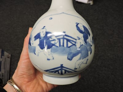 Lot 105 - A collection of Chinese blue and white