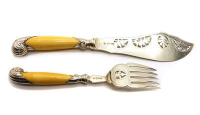 Lot 3 - A pair of Victorian fish servers