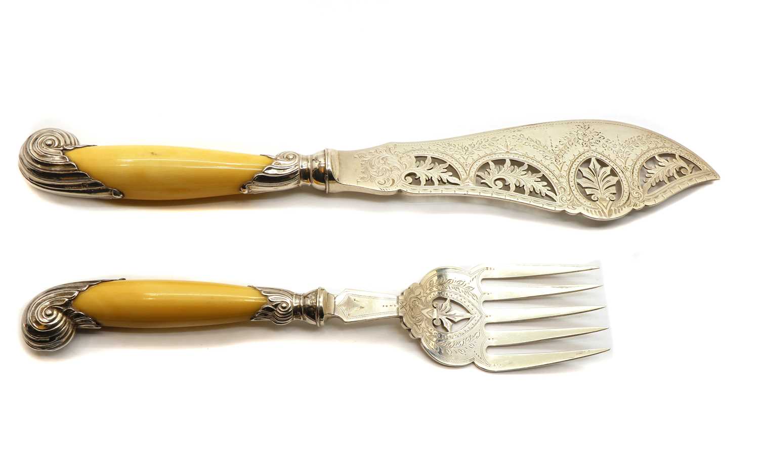 Lot 3 - A pair of Victorian fish servers