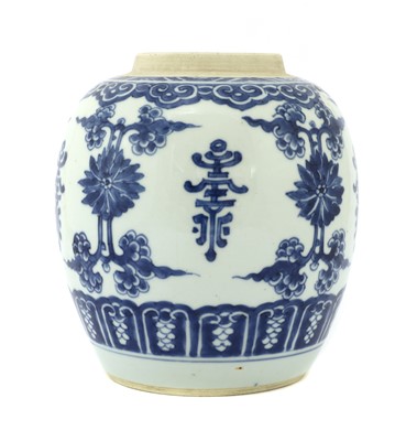 Lot 25 - A Chinese blue and white jar