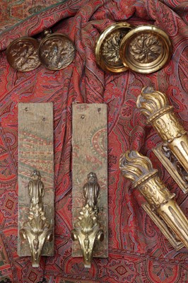 Lot 137 - A pair of gilt metal curtain tie-backs