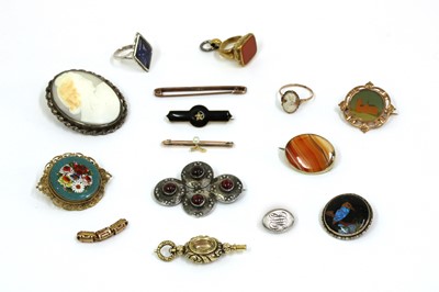 Lot 402 - A quantity of jewellery