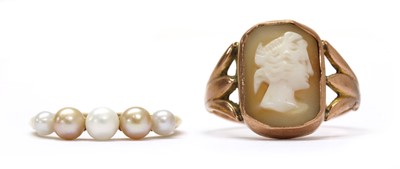 Lot 1378 - A gold five stone cultured pearl ring