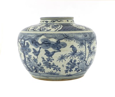 Lot 347 - A Chinese blue and white jar
