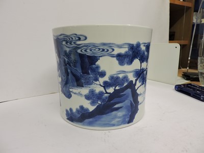 Lot 155 - A Chinese blue and white brush pot