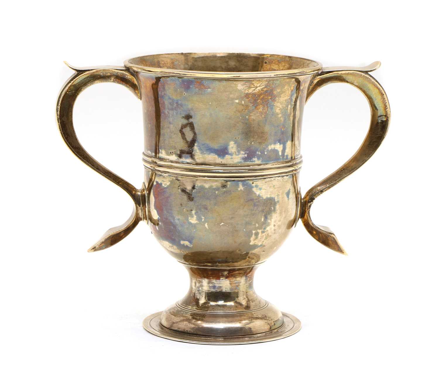 Lot 5 - A George III silver loving cup