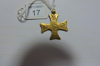 Lot 17 - A Byzantine high carat gold cross pendant