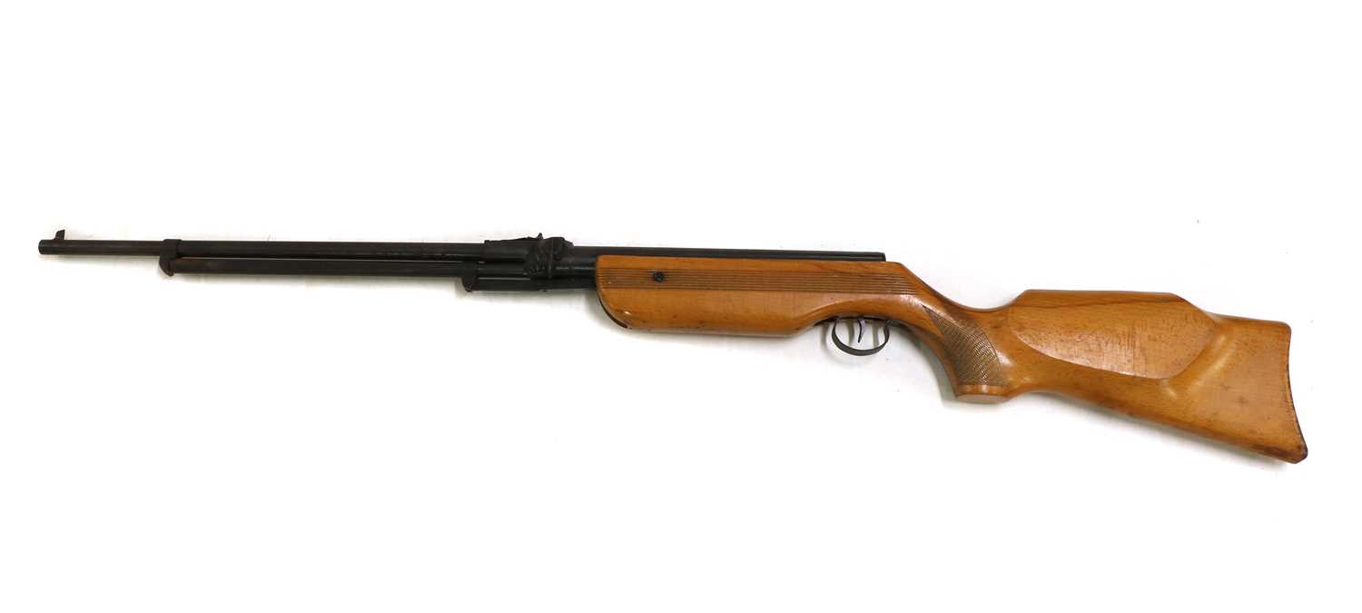 Lot 31 - A Relum Tornado .22 air rifle,