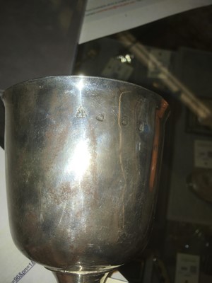 Lot 648 - A Queen Anne silver goblet