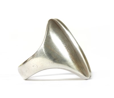Lot 1081 - A sterling silver Georg Jensen ring