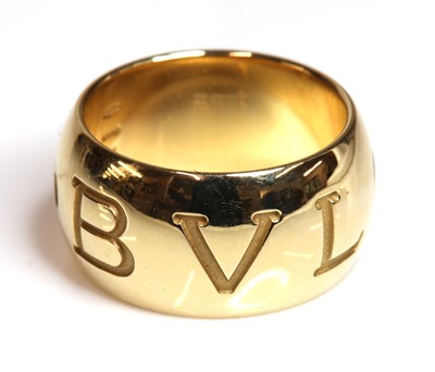 Lot 497 - An 18ct gold 'Monologo' ring, by Bulgari