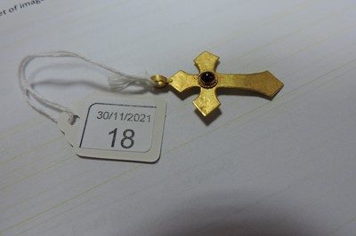 Lot 18 - A Byzantine high carat gold garnet cross pendant