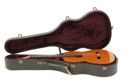 Lot 116 - A Takamine C132s classical guitar
