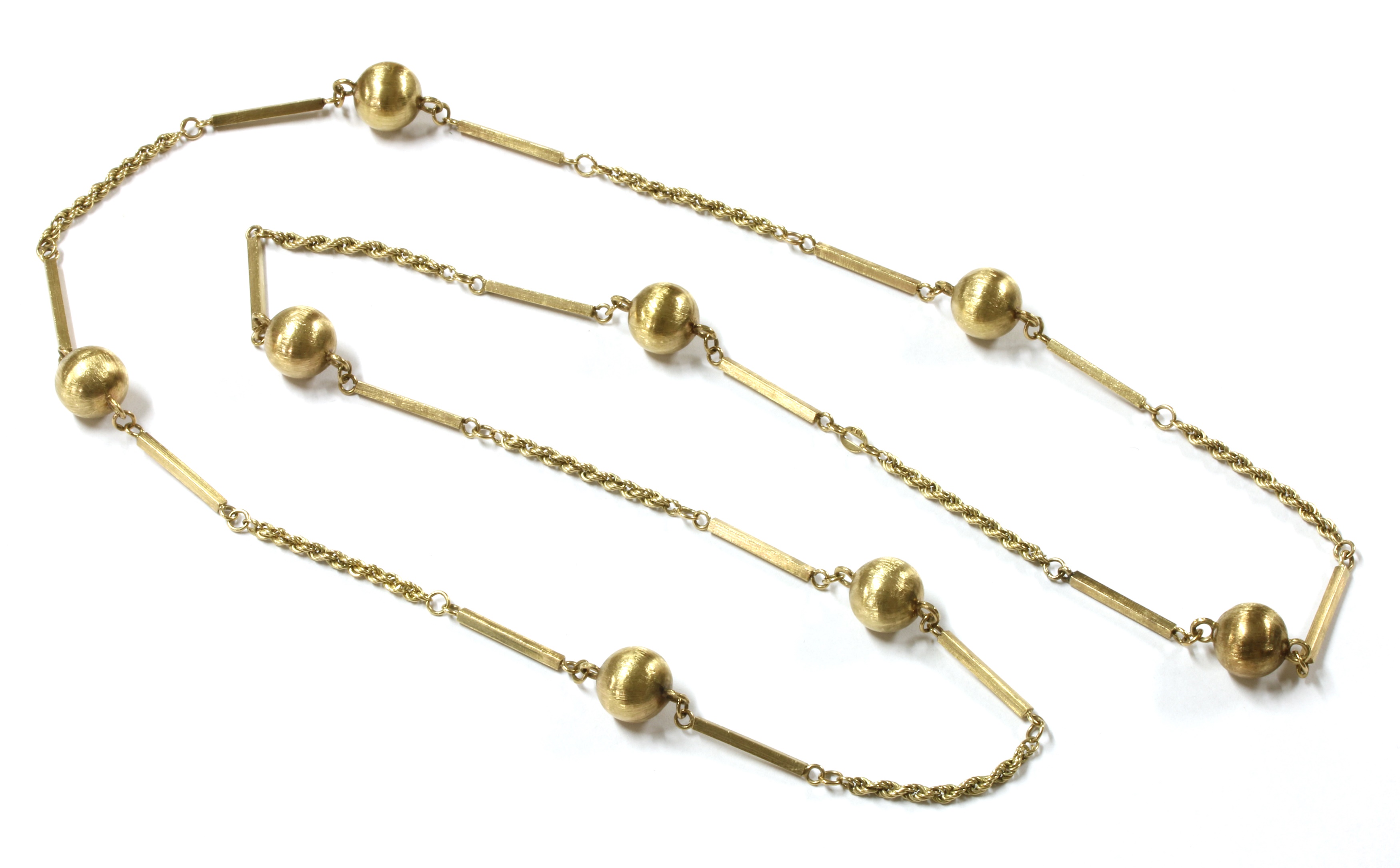 Lot 1245 A 9ct gold necklace,