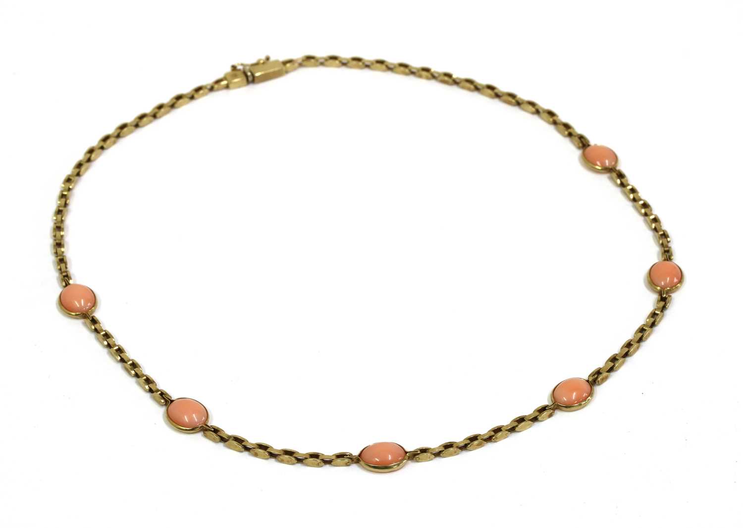 Lot 62 - A 9ct gold coral necklace