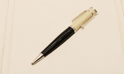 Lot 232 - A Mont Blanc Greta Garbo Special Edition ballpoint pen