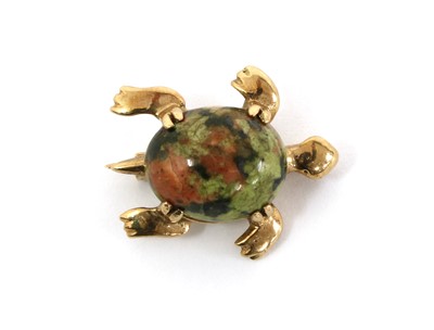Lot 261 - A gold tortoise brooch
