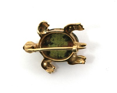 Lot 261 - A gold tortoise brooch