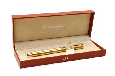 Lot 228 - An S.T. Dupont of Paris ballpoint pen set