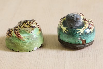 Lot 744 - An enamel patch box in the form of a frog