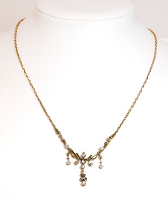 Lot 12 - A Victorian diamond set necklace