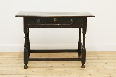 Lot 698 - An oak side table