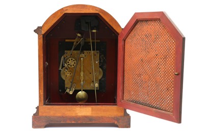 Lot 253 - An Edwardian mahogany eight-day bracket clock
