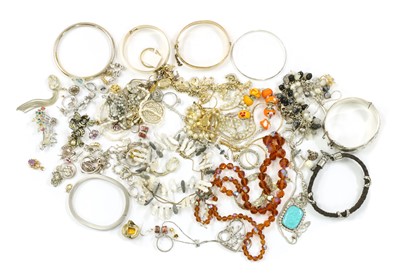 Lot 1437 - A quantity of silver and costume jewellery